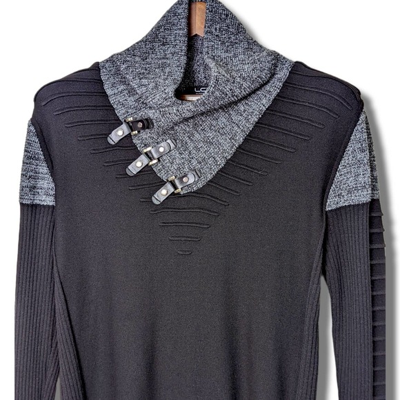 Men's V-Neck Sweater - Black and Gray - Picture 2 of 7